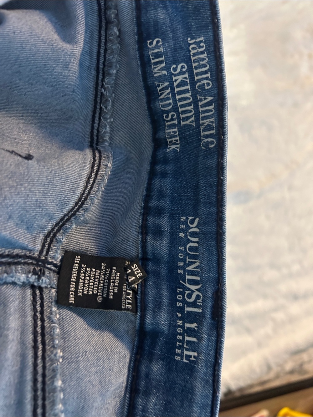 Classic Distressed Womens Jeans - Blue - Picture 3 of 3